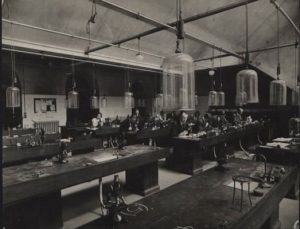 l1910_Lab-Albert-Dock